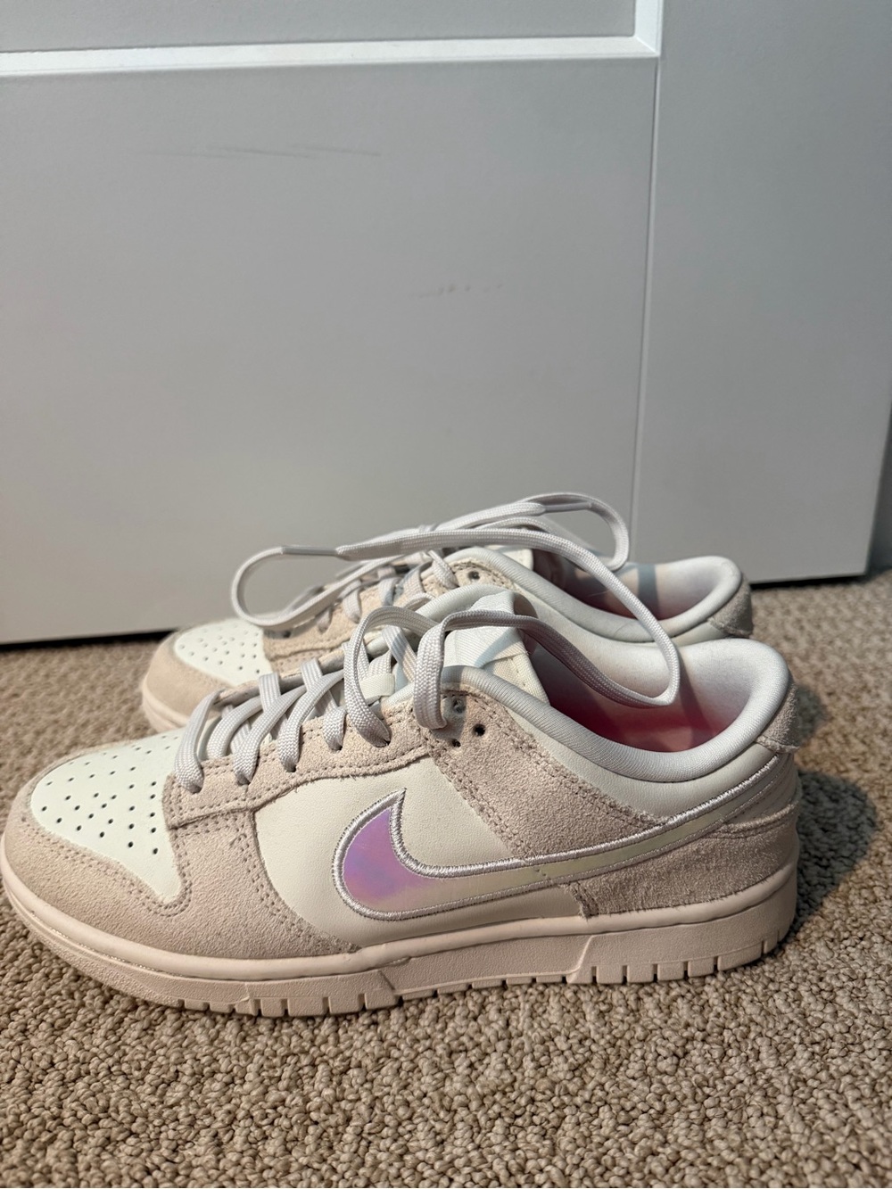 Nike Low-Top Sneakers in White & Red